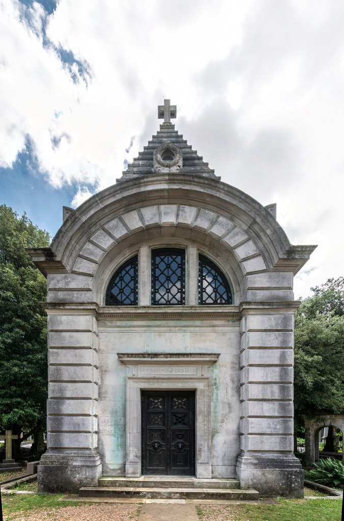 Julius Beer Mausoleum.jpg